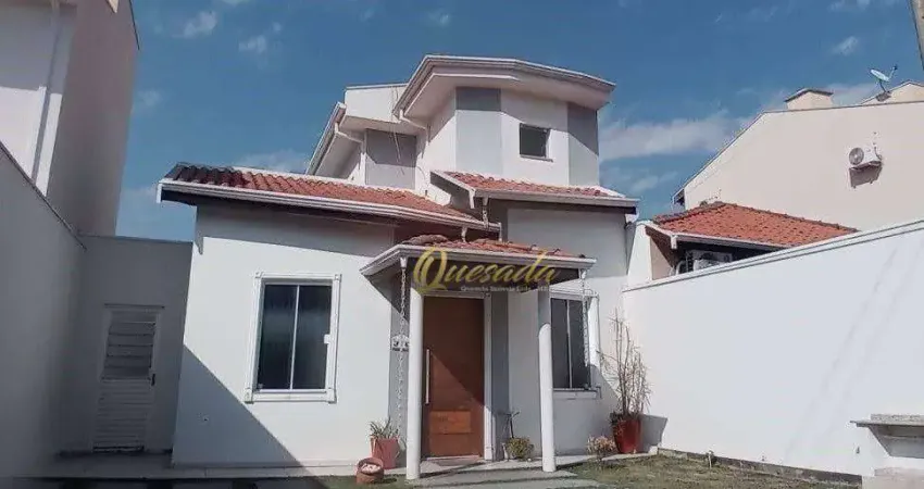 Sobrado à venda, 2 suítes, planejados, Condomínio Villaggio Di Itaici, Indaiatuba.