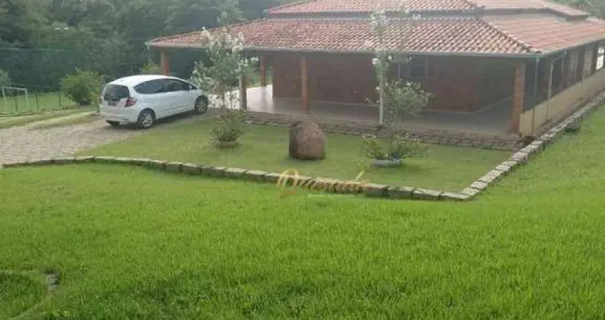Chácara à venda, 3 dormitórios, salão de festas, lago com nascente, Itaboraí, Indaiatuba.