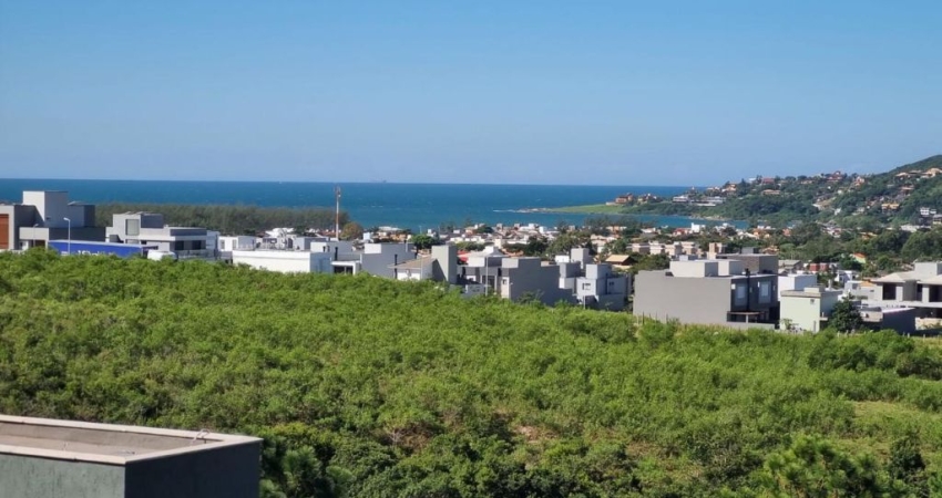 Excelente residência com vista exuberante para o mar da baia de Garopaba