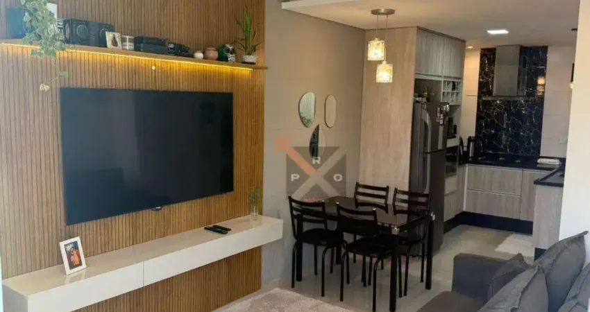 Lindo sobrado mobiliado em condomínio com 02 suítes e 02 vagas