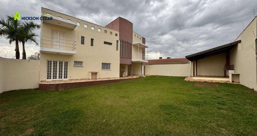 Casa com 2 quartos para alugar na Alameda dos Jacarandás, Cidade Jardim, Pirassununga