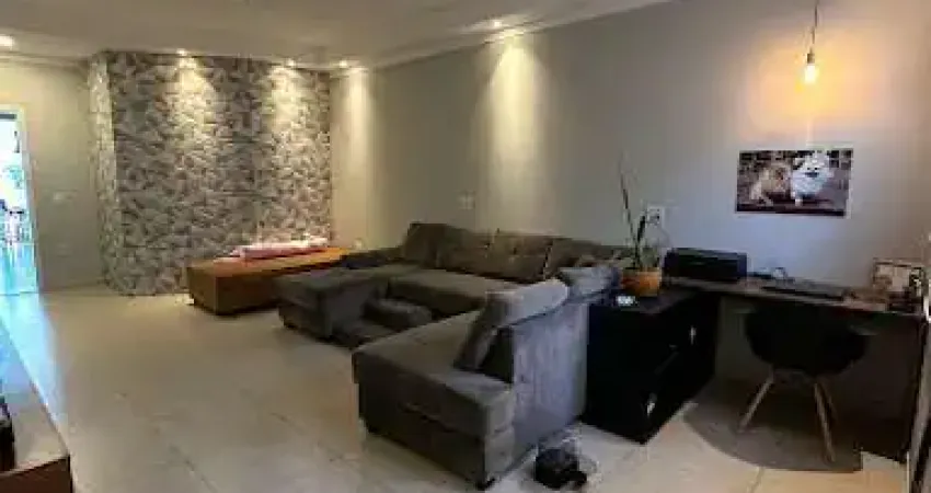 Casa com 3 quartos à venda na Rua Alessandro Volta, Centro, Araras
