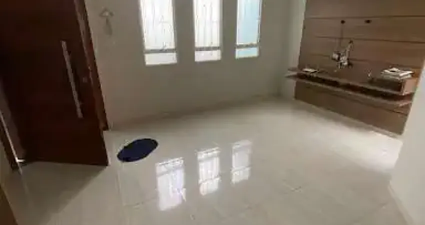 CASA ASOBRADADA DE 3 QTS E 1 SUITE  A VENDA EM ARARAS/SP