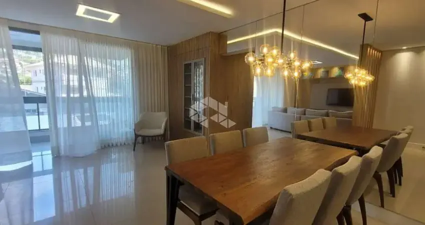 Apartamento alto padrão com três dormitórios  na Agronômica