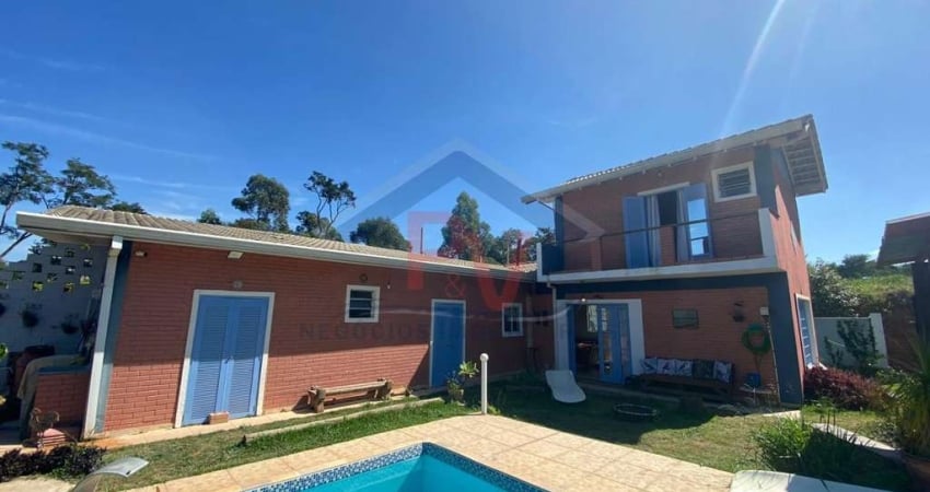 Casa de Campo para Locação em Atibaia, Itapetinga, 3 dormitórios, 1 suíte, 3 banheiros, 2 vagas