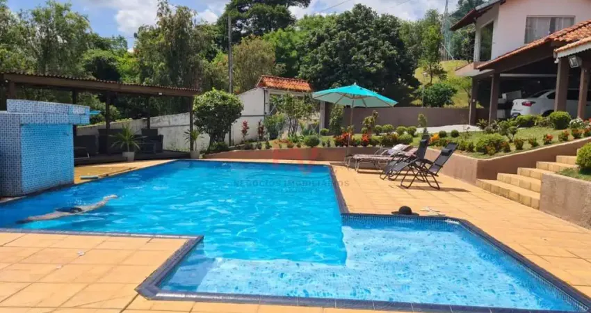 Casa de Campo para Locação em Atibaia, Rio abaixo, 3 dormitórios, 1 suíte, 3 banheiros, 4 vagas
