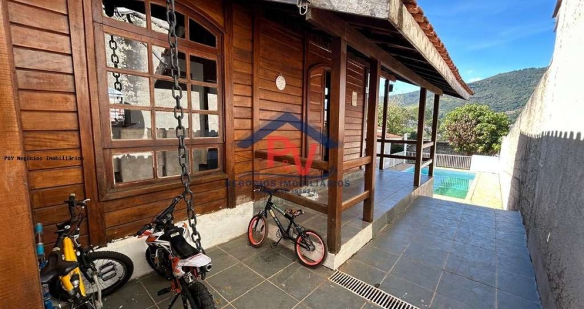 Casa de Campo para Locação em Atibaia, Vila Petrópolis, 3 dormitórios, 1 suíte, 2 banheiros, 2 vagas