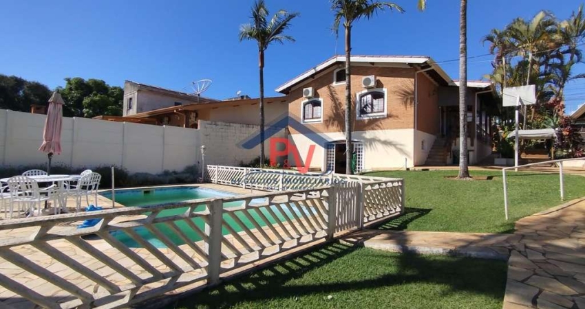 Casa 3 dormitórios para Venda em Atibaia, Alvinópolis, 3 dormitórios, 1 suíte, 4 banheiros, 4 vagas