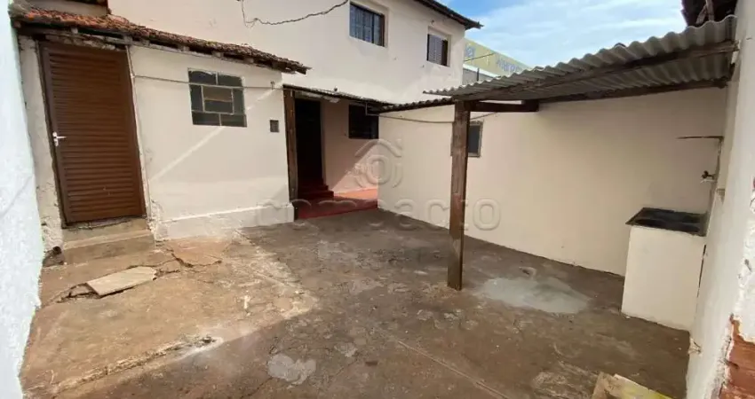 Casa com 2 quartos para alugar na Rua Antônio de Godoy, Centro, São José do Rio Preto
