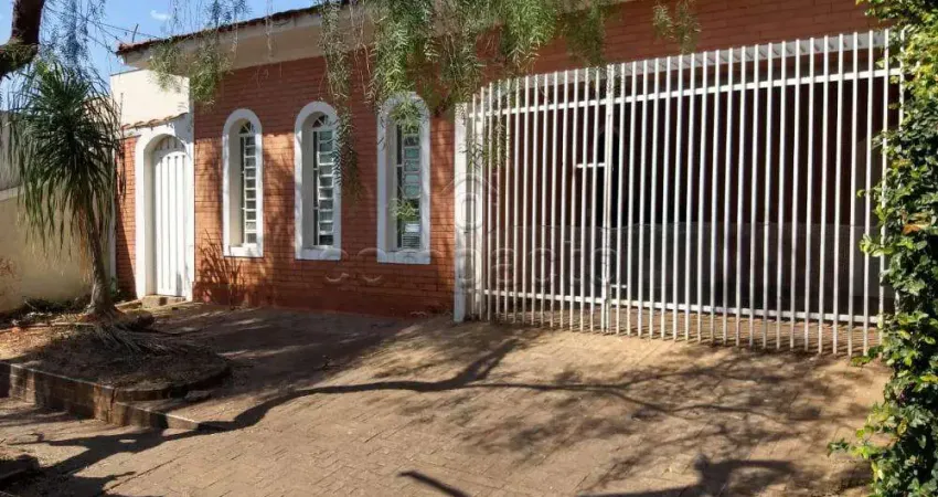 Casa com 3 quartos para alugar na Rua General Glicério, Vila São Pedro, São José do Rio Preto