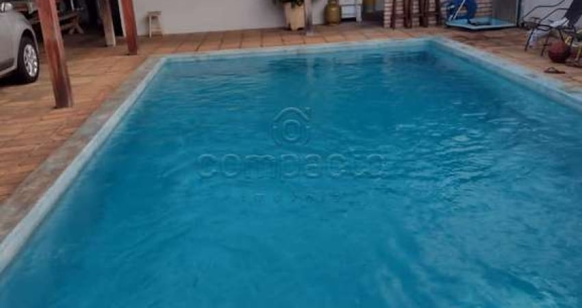 Casa à venda 2 quartos piscina Parque das Aroeiras