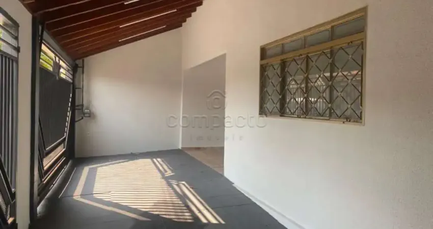 Casa com 2 quartos para alugar na Rua Antero Valente, Jardim Simões, São José do Rio Preto