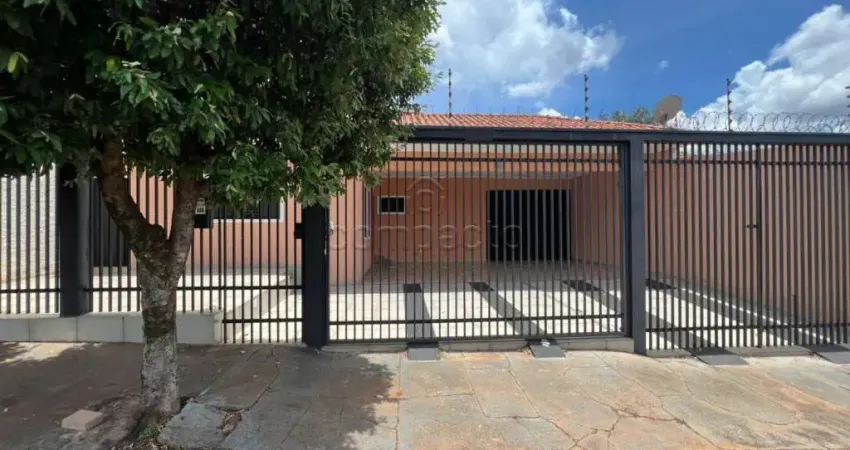 Casa com 3 quartos para alugar na Rua Victório Antônio Menezello, Jardim Maracanã, São José do Rio Preto