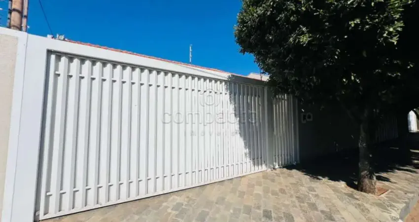 Casa com 3 quartos para alugar na Rua Alexandre Floriano, Jardim Maracanã, São José do Rio Preto