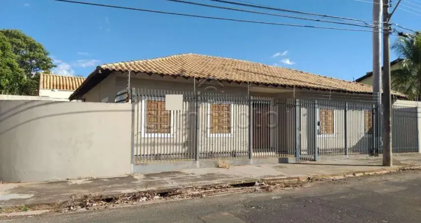 Casa com 3 quartos para alugar na Rua Doutor Carlos Rodrigues Nogueira, Jardim Vivendas, São José do Rio Preto