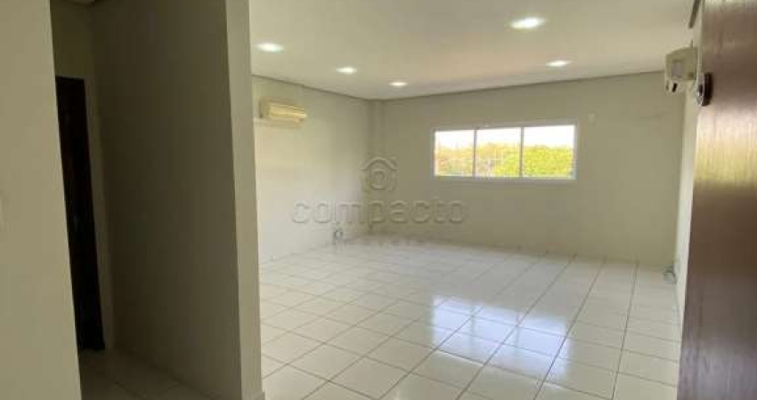 Comercial Sala/Loja Condomínio em São José do Rio Preto
