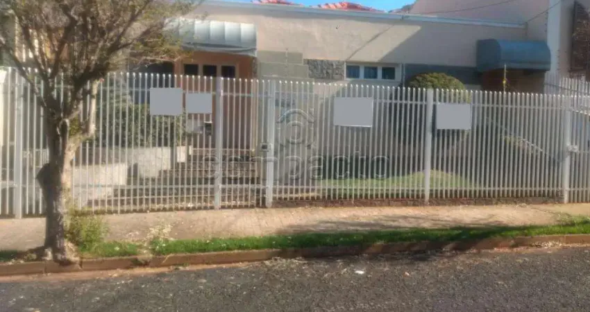 Comercial Casa em São José do Rio Preto