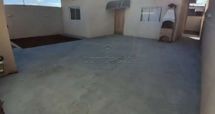 Casa com 3 Quartos (1 Suíte) para alugar, 80m² - Residencial Vila Madalena