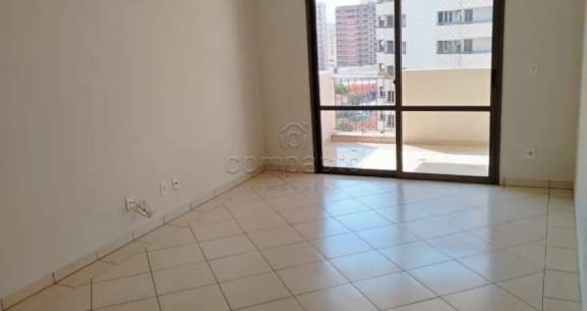 Apartamento com 3 Quartos para alugar - Vila Imperial