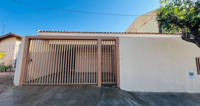 Casa para locação e venda com 3 Quartos e Churrasqueira - Conjunto Habitacional São Deocleciano