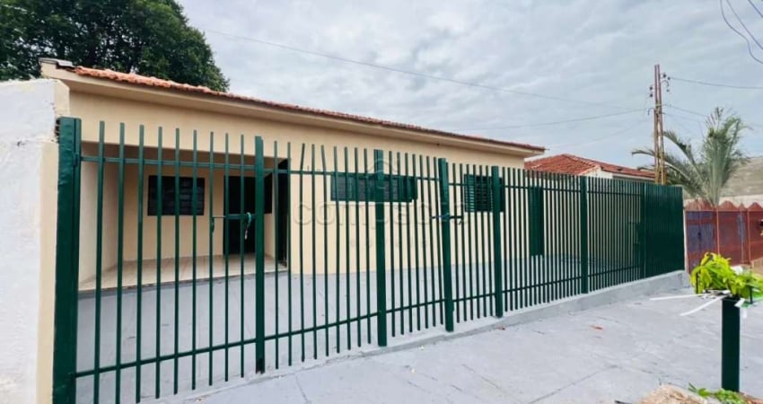 Casa com 2 Quartos e 2 Vagas para locação, 120m² - Eldorado