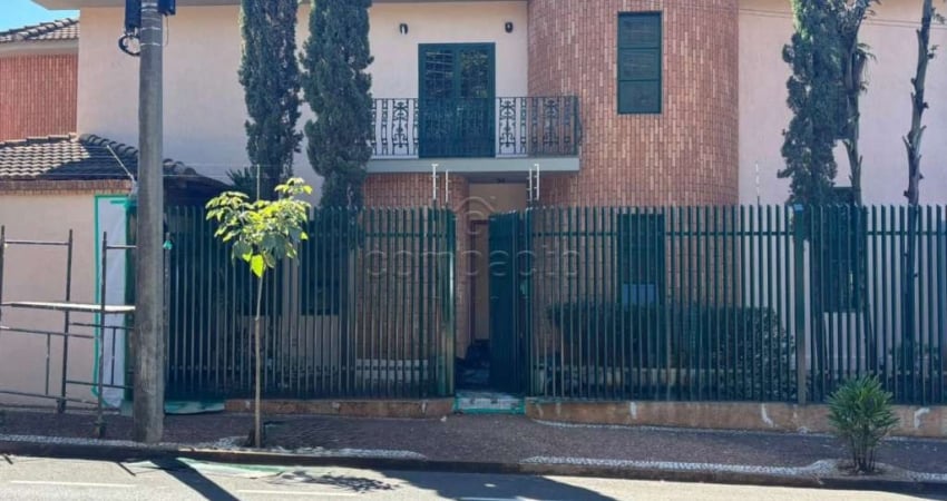 Casa com 3 quartos para alugar na Rua Capitão José Verdi, Jardim Maria Cândida, São José do Rio Preto