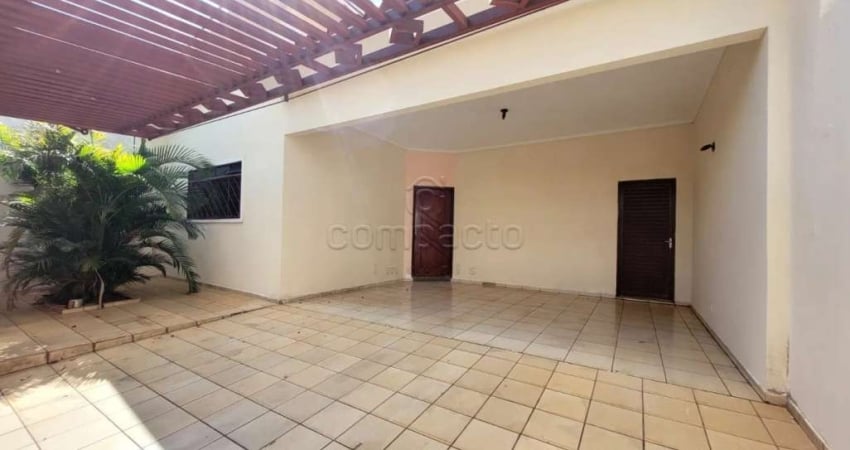 Casa com 3 quartos para alugar na Rua Joel Nicola Cherusini, Residencial Nato Vetorasso, São José do Rio Preto