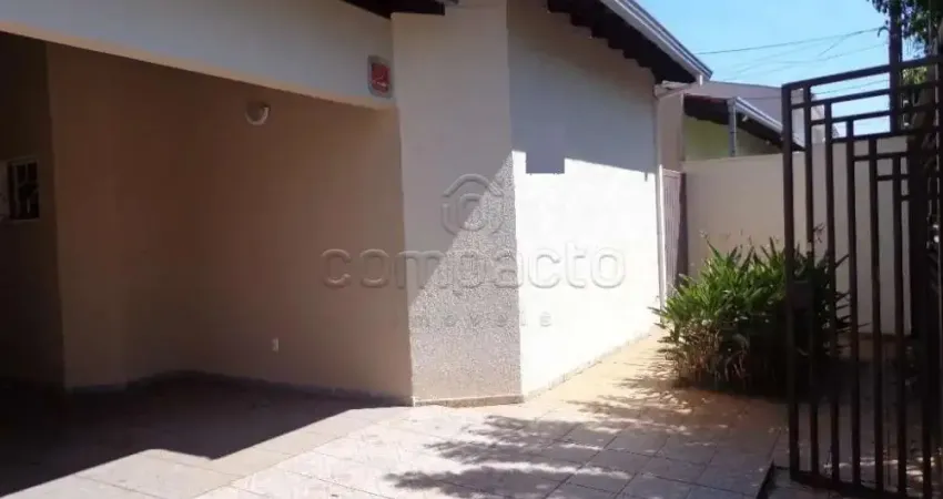Casa com 3 quartos para alugar na Rua Ararigboia, Jardim Caparroz, São José do Rio Preto