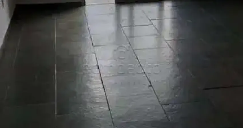 Apartamento com 3 quartos para alugar na Rua Argemiro Rodrigues Goulart, Jardim Ouro Verde, São José do Rio Preto