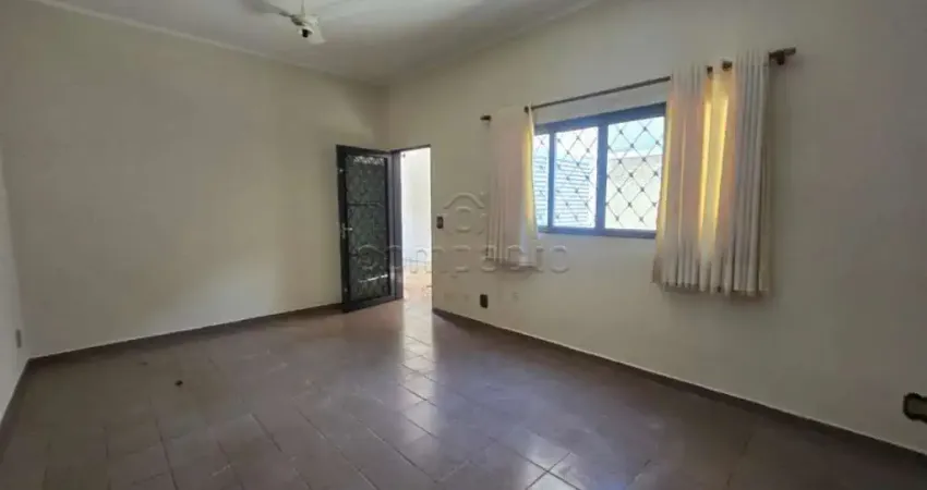 Casa com 3 quartos para alugar na Rua Santa Luzia, Jardim Santa Catarina, São José do Rio Preto