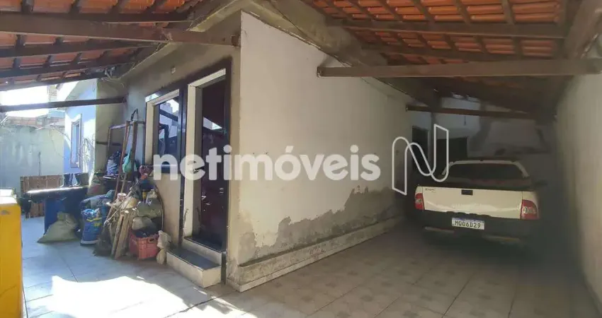 Casa com 3 quartos à venda na Avenida Imbiruçu, Petrolândia, Contagem