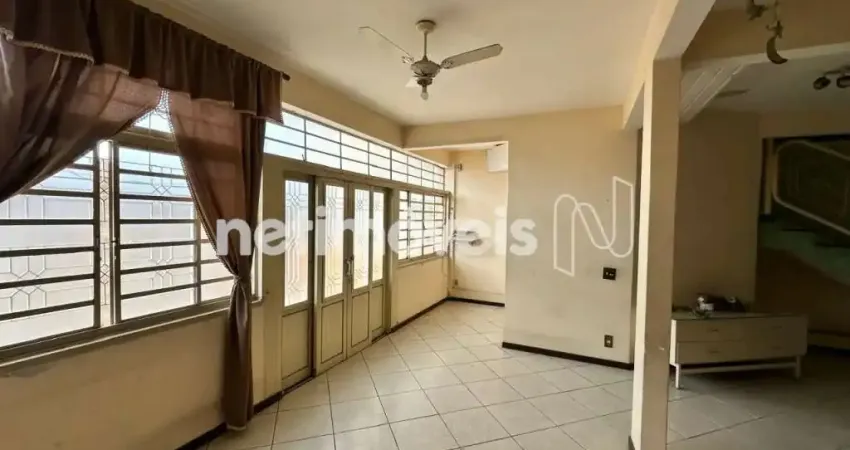 Casa com 4 quartos à venda no Parque Turistas, Contagem