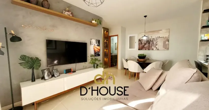 APARTAMENTO COM 90M² DE MUITO CONFORTO E BOM GOSTO. 3 DORMITÓRIOS, SENDO 1 SUITE RICA EM ARMÁRIOS -SALA AMPLA EM DOIS AMBIENTES COM REBAIXO EM GESSO, NO CORREDOR UM LINDO BAR E NICHOS PLANEJADOS-COZIN