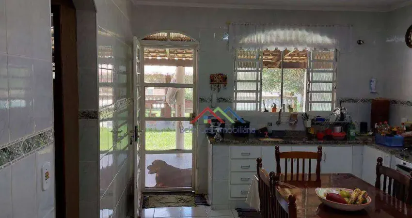 Chácara com 3 dormitórios à venda, 1850 m² por R$ 900.000 - Campo Novo - Bragança Paulista/SP