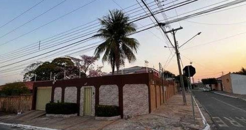 Sobrado com piscina a Venda 5 quartos 1 Suíte Bairro Cidade Alta - Cuiabá - MT