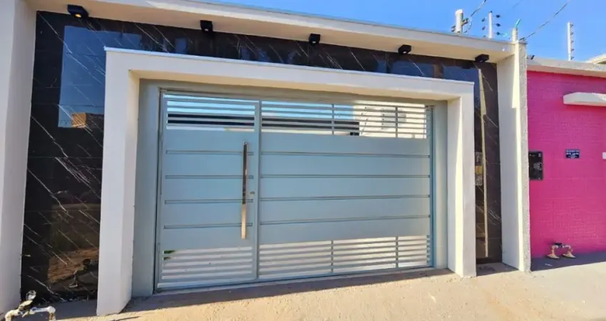 Casa a venda com piscina 3 quartos sendo 2 Suítes Bairro Jardim Califórnia - Cuiabá - MT