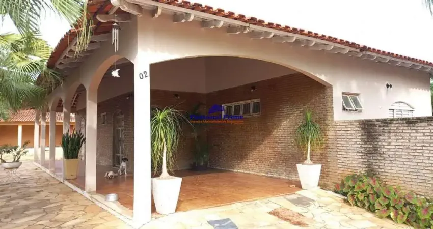 Casa para Venda - Jardim Califórnia, Cuiabá - 600m², 4 vagas