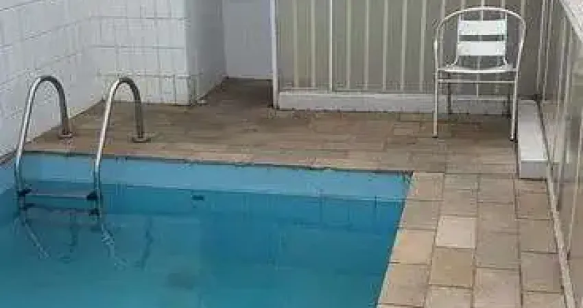 Cobertura duplex com 4 dormts, 2 suítes, piscina, churrasqueira, no Canal 6.