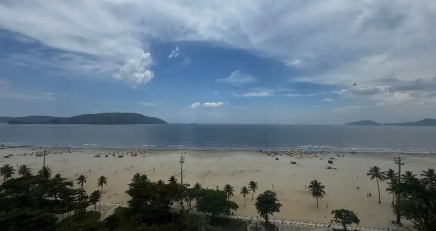 Lindo 3 dormitórios, totalmente frente ao mar !! Com sacada, no Gonzaga !