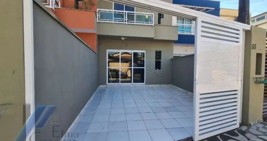Ubatuba, Itaguá - Sobrado geminado com área útil de 80 m² e área total de 100 m2 com.