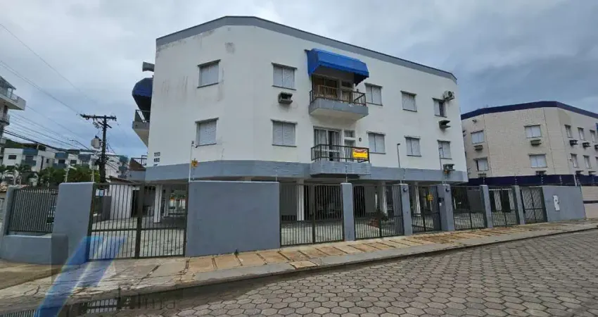 Ubatuba, Praia Grande - Apartamento com 02 dormitório a 300 metros do mar.