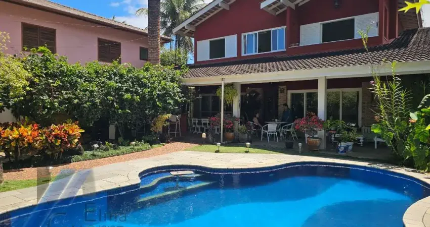 Ubatuba - condominio pedra verde, lazaro - linda casa com 03 dormitorios sendo 02 suites à 150 metros do mar..