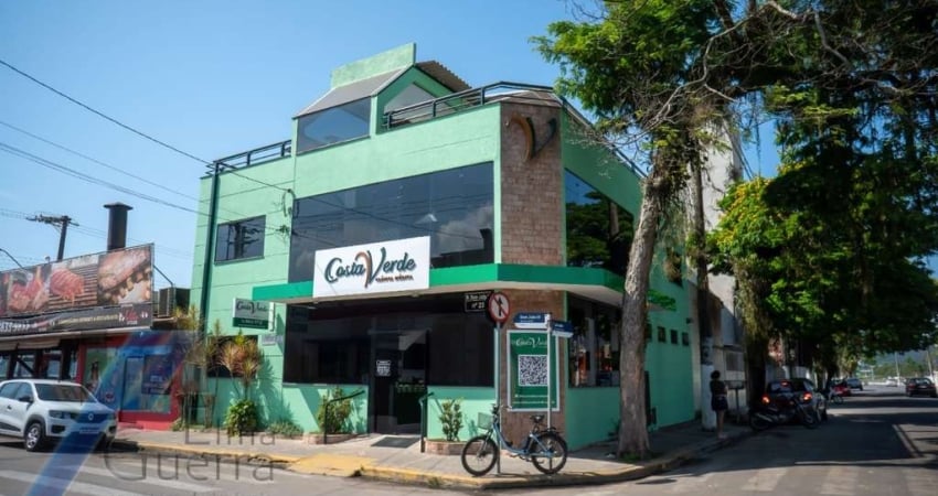 Ubatuba, Centro - Imovel comercial, com 07 salas com elevador em funcionamento.