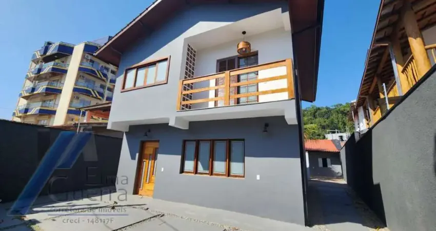 Ubatuba, pereque-açú - Casa sobrado com 04 dormitorios sendo 01 suite, casa nova.