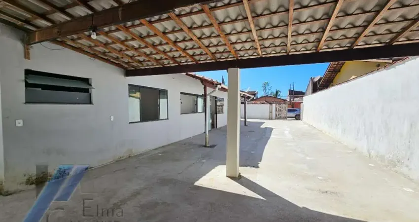 Ubatuba, Pereque Açu - Casa com 0 dormitórios sendo 01 suíte com terreno de 250 m2.