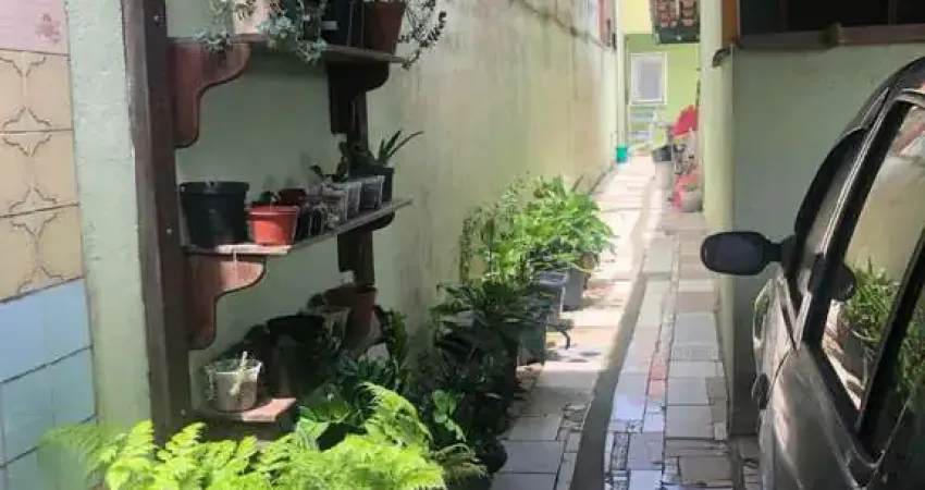 Ubatuba, Estufa II - Casa geminado com 02 dormitórios.
