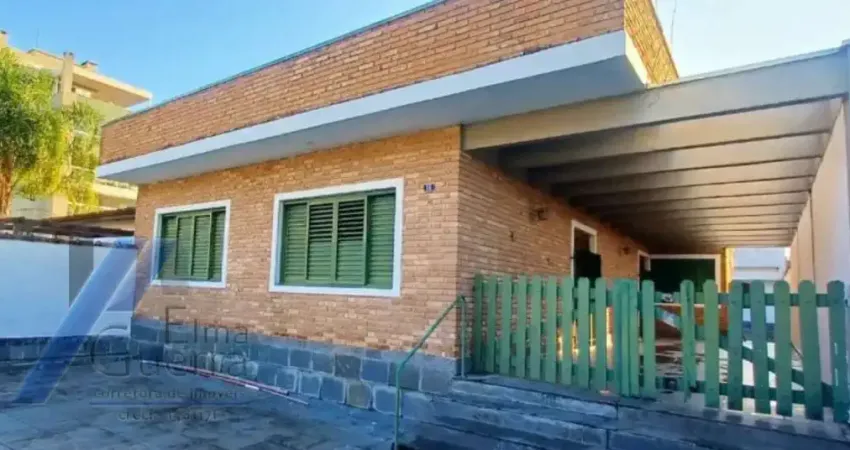 Ubatuba, centro - casa com 03 dormitórios, com terreno de 380 m2.