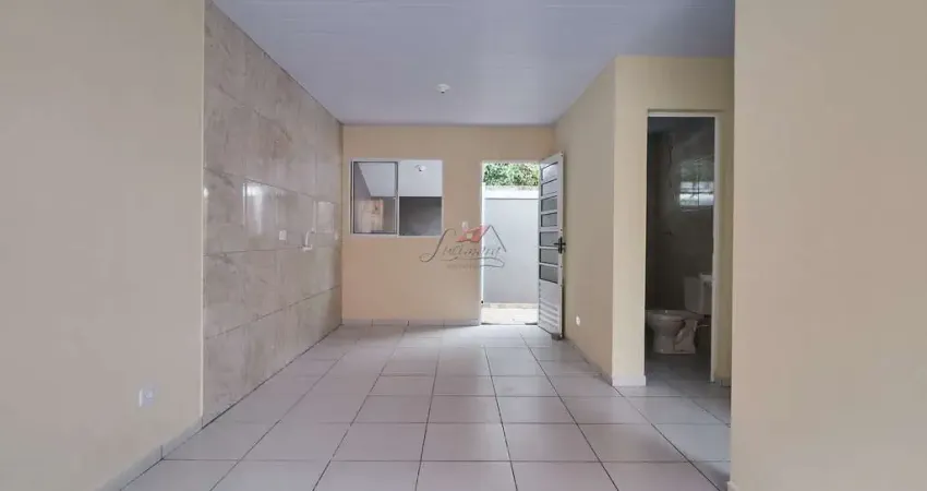 Casa com 2 quartos para alugar na Rua Guilherme Wisniewski, 99, Santa Cândida, Curitiba