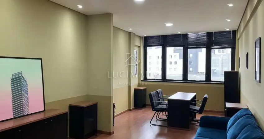Sala comercial para alugar na Rua Cândido de Leão, 45, Centro, Curitiba