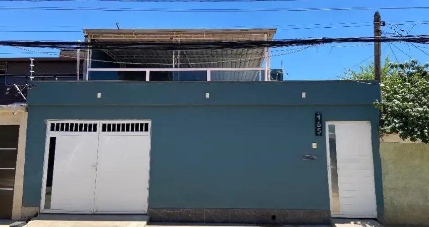 Casa para venda possui 65 m² com 3 quartos, 4 banheiros e terraço em Caioaba - Nova Iguaçu - RJ